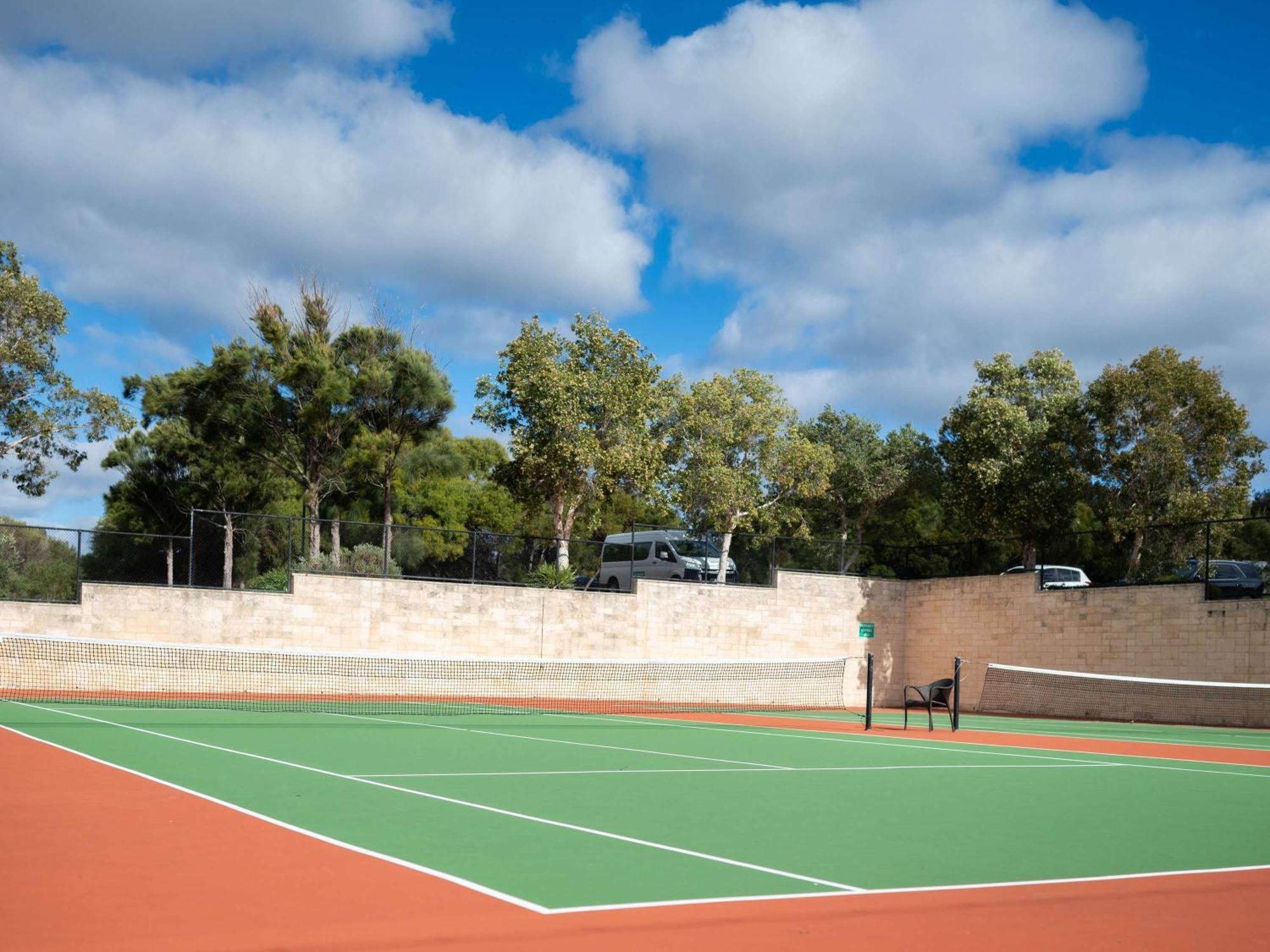 Pullman Bunker Bay Resort Margaret River Dunsborough Exteriör bild Tennis court at the University of Western Australia